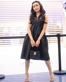 Francine Diaz feet photo 17