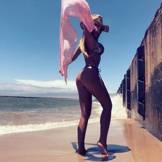 Francisca Undurraga feet photo 11