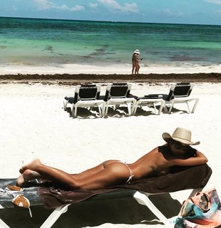 Francisca Undurraga feet photo 8
