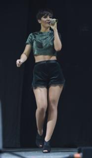 Frankie Bridge feet photo thumbnail