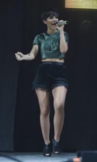 Frankie Bridge feet photo thumbnail