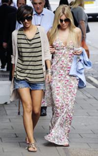 Frankie Bridge feet photo thumbnail