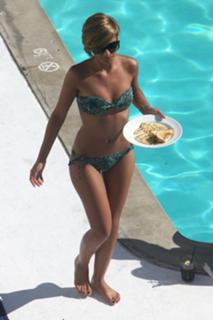 Frankie Bridge feet photo thumbnail
