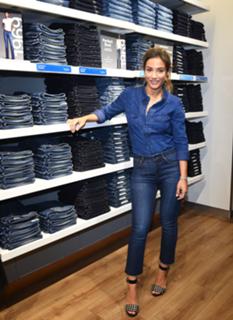 Frankie Bridge feet photo thumbnail