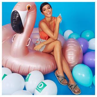 Frankie Bridge feet photo thumbnail