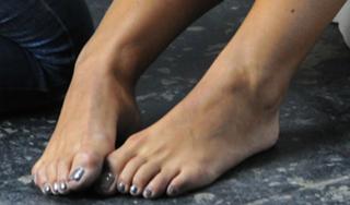 Frankie Bridge feet photo thumbnail