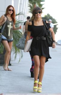 Frankie Bridge feet photo thumbnail