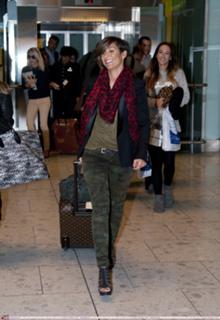 Frankie Bridge feet photo thumbnail