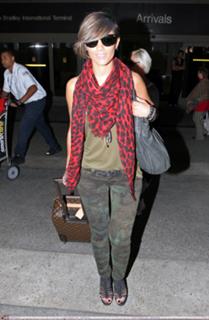Frankie Bridge feet photo thumbnail