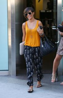 Frankie Bridge feet photo thumbnail