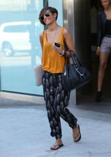 Frankie Bridge feet photo thumbnail