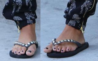 Frankie Bridge feet photo thumbnail