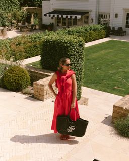 Frankie Bridge feet photo 1