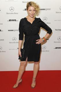 Franziska Weisz feet photo 10