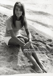 Françoise Hardy feet photo 12