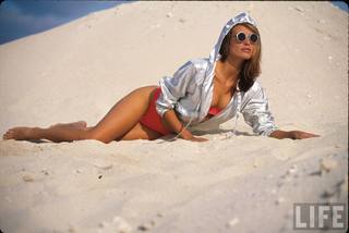Frederique Van Der Wal feet photo 4
