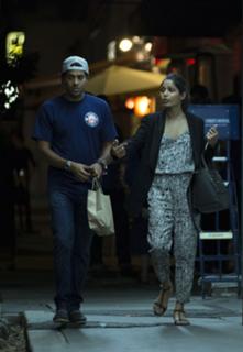 Freida Pinto feet photo thumbnail