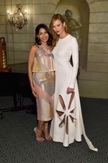 Freida Pinto feet photo thumbnail