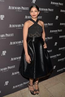 Freida Pinto feet photo thumbnail