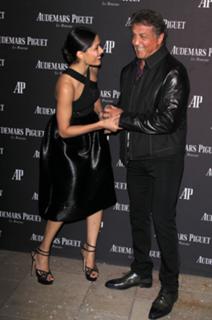 Freida Pinto feet photo thumbnail