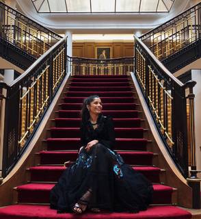 Freida Pinto feet photo thumbnail