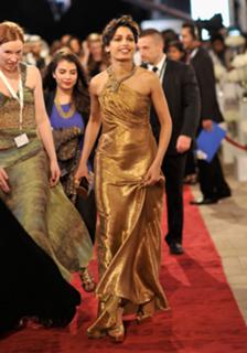 Freida Pinto feet photo thumbnail