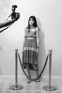 Freida Pinto feet photo thumbnail