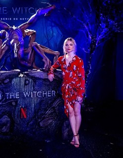 Freya Allan feet photo thumbnail
