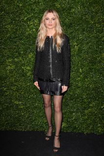 Freya Allan feet photo thumbnail