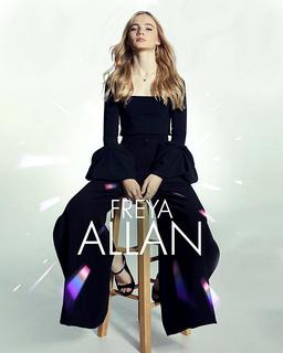 Freya Allan feet photo thumbnail