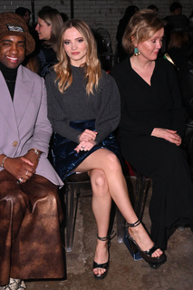 Freya Allan feet photo thumbnail