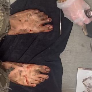 Freya Allan feet photo thumbnail