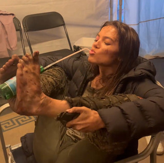 Freya Allan feet photo thumbnail