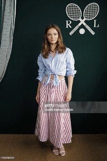 Freya Allan feet photo thumbnail
