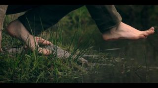 Freya Allan feet photo thumbnail