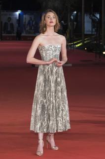 Freya Mavor feet photo 14