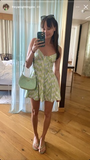 Freya Nightingale feet photo thumbnail