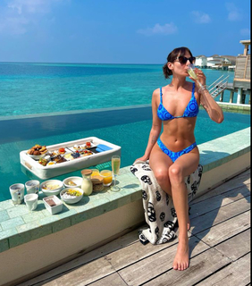 Freya Nightingale feet photo thumbnail