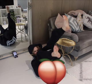 Freya Nightingale feet photo thumbnail