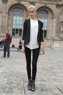Frida Aasen feet photo thumbnail