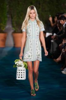 Frida Aasen feet photo thumbnail