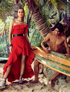 Frida Aasen feet photo thumbnail