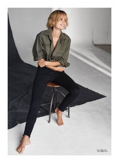 Frida Aasen feet photo thumbnail
