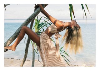 Frida Aasen feet photo thumbnail