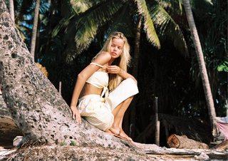 Frida Aasen feet photo thumbnail