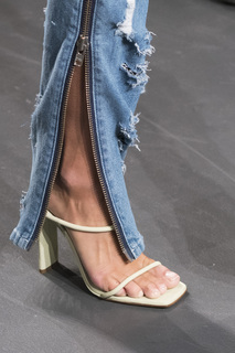 Frida Aasen feet photo thumbnail