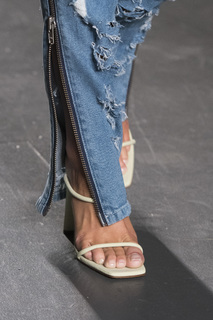 Frida Aasen feet photo thumbnail