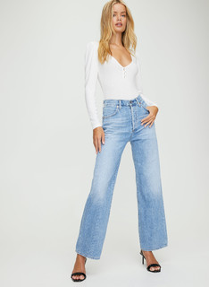 Frida Aasen feet photo thumbnail