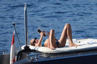 Frida Aasen feet photo thumbnail