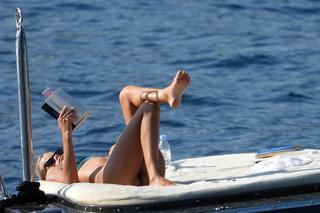 Frida Aasen feet photo thumbnail